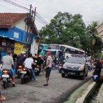 Terminal Dadakan di Krakal: Ribuan Pemudik, Ratusan Kendaraan, dan Peluang Ekonomi yang Terabaikan